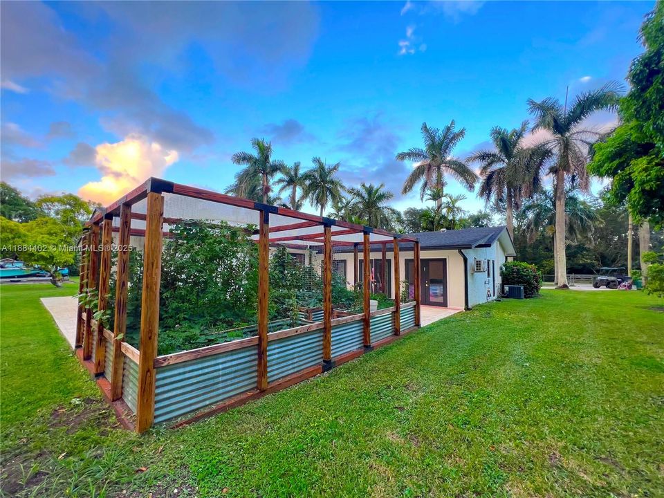 For Sale: $937,500 (3 beds, 3 baths, 2265 Square Feet)