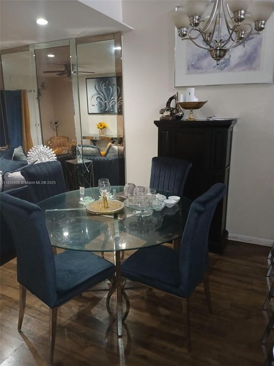 Active With Contract: $289,000 (2 beds, 2 baths, 1050 Square Feet)