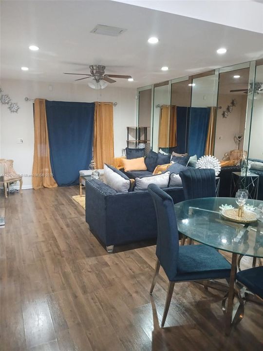 Active With Contract: $289,000 (2 beds, 2 baths, 1050 Square Feet)