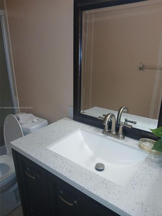 Active With Contract: $289,000 (2 beds, 2 baths, 1050 Square Feet)