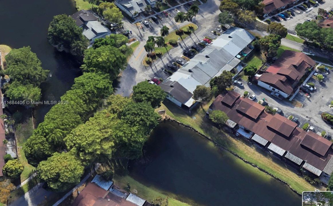 Active With Contract: $289,000 (2 beds, 2 baths, 1050 Square Feet)