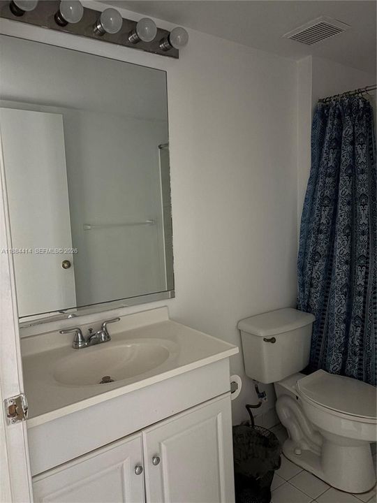Activo con contrato: $218,000 (2 camas, 1 baños, 1130 Pies cuadrados)