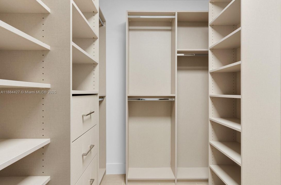 待售: $620,000 (2 贝兹, 2 浴室, 1326 平方英尺)