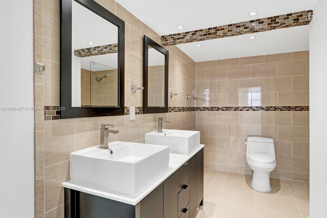 待售: $620,000 (2 贝兹, 2 浴室, 1326 平方英尺)