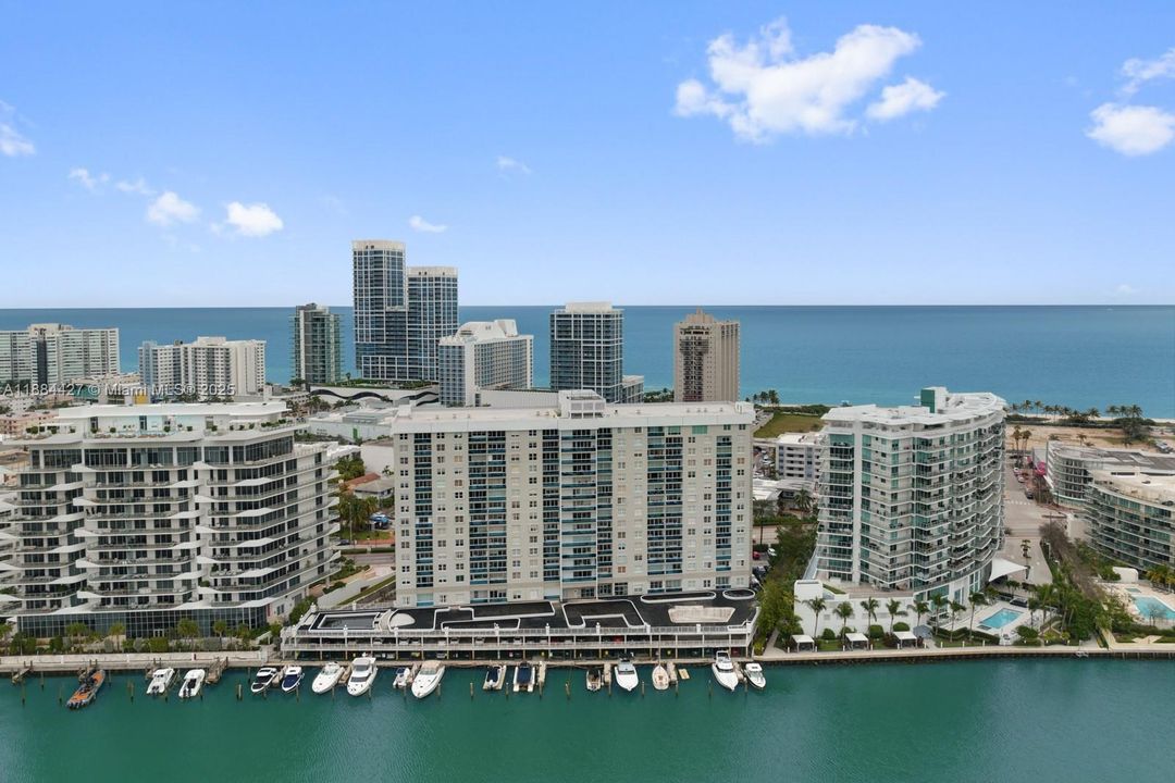 待售: $620,000 (2 贝兹, 2 浴室, 1326 平方英尺)