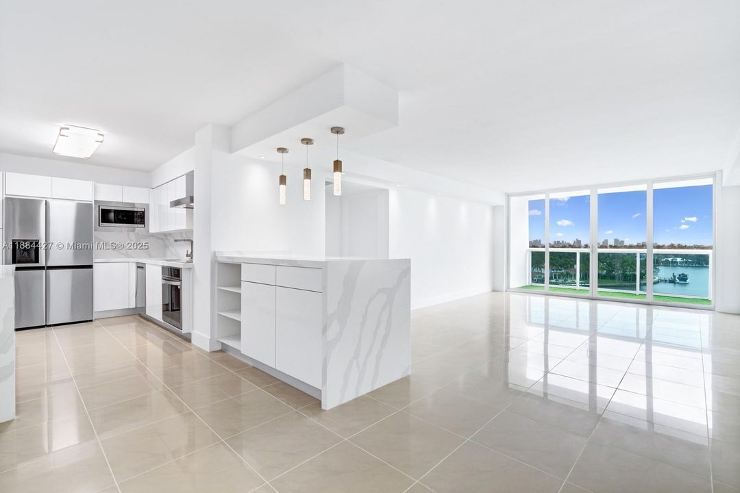 待售: $620,000 (2 贝兹, 2 浴室, 1326 平方英尺)