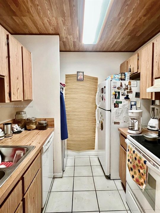 Недавно продано: $155,000 (2 спален, 2 ванн, 768 Квадратных фут)