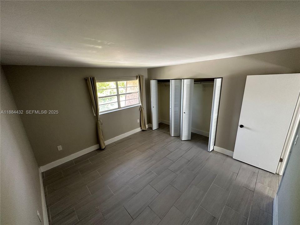 For Sale: $295,995 (2 beds, 1 baths, 1114 Square Feet)