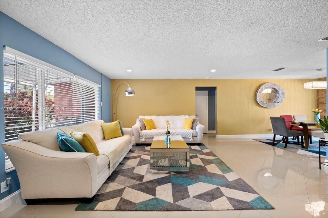 For Sale: $434,900 (2 beds, 2 baths, 1575 Square Feet)