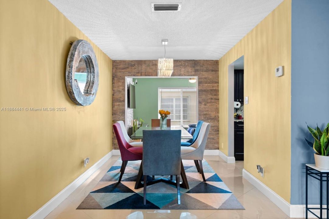 For Sale: $434,900 (2 beds, 2 baths, 1575 Square Feet)