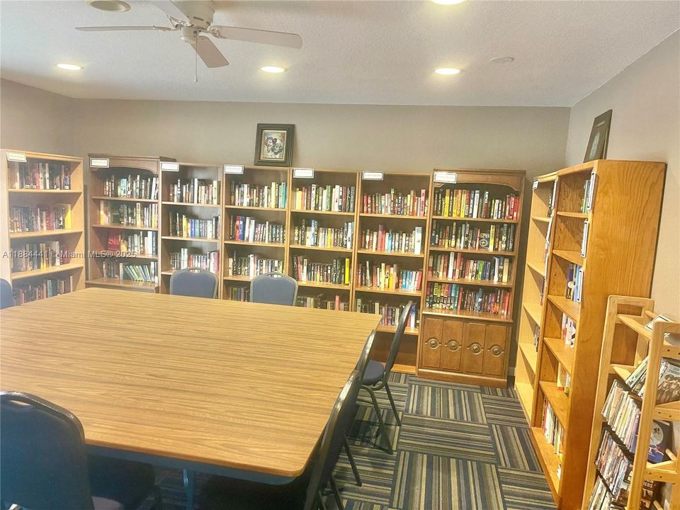 For Sale: $434,900 (2 beds, 2 baths, 1575 Square Feet)