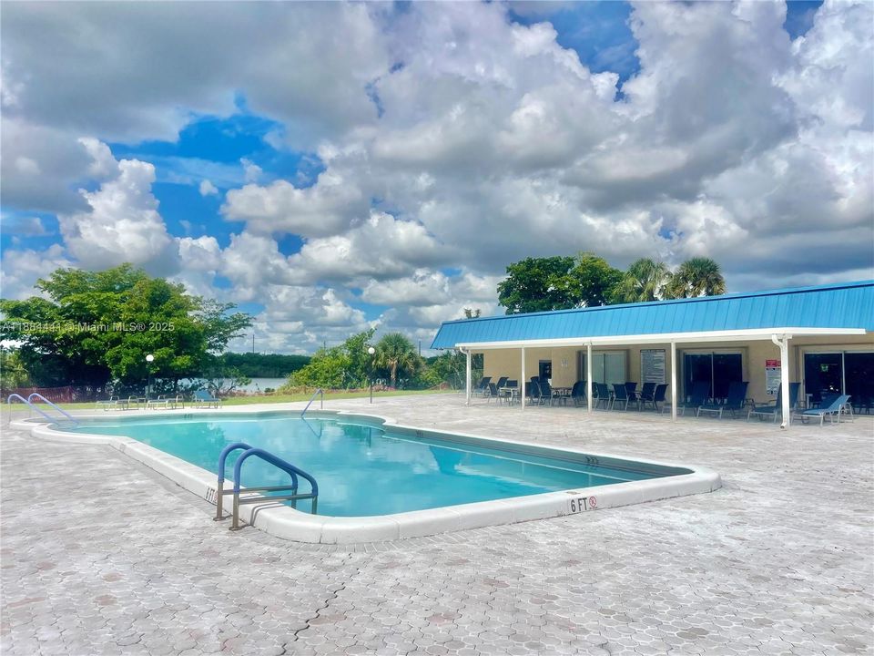 For Sale: $434,900 (2 beds, 2 baths, 1575 Square Feet)