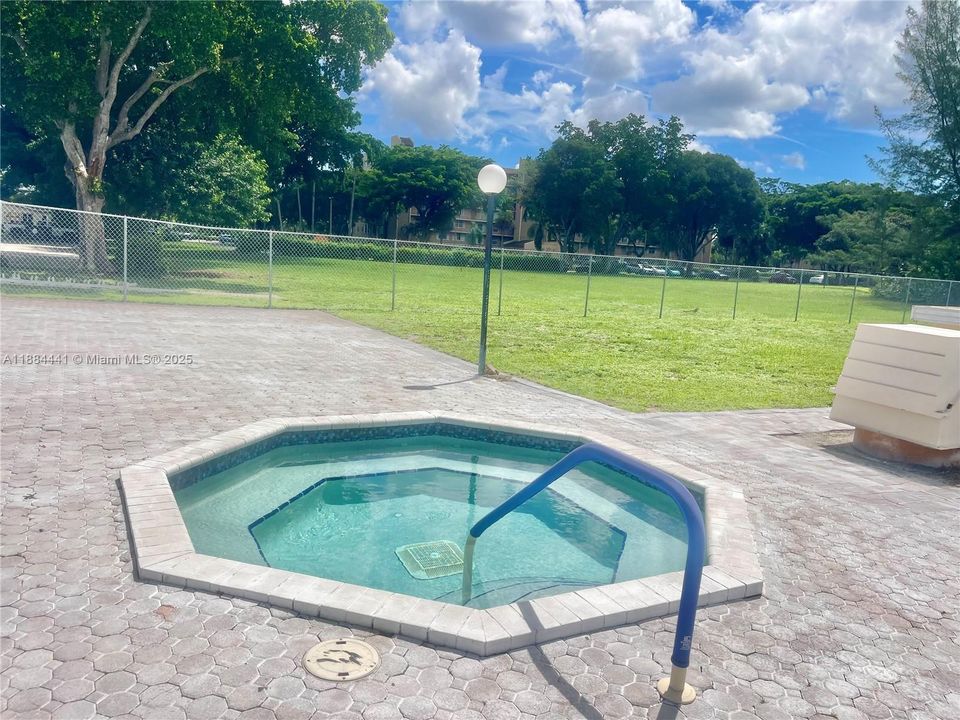 For Sale: $434,900 (2 beds, 2 baths, 1575 Square Feet)