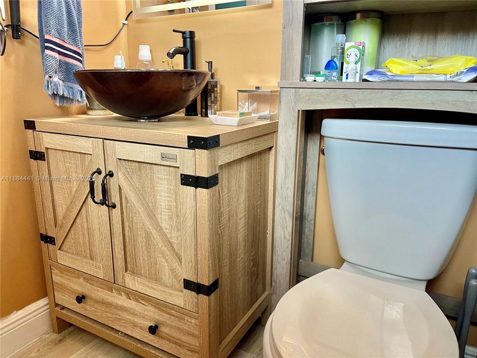 For Sale: $434,900 (2 beds, 2 baths, 1575 Square Feet)