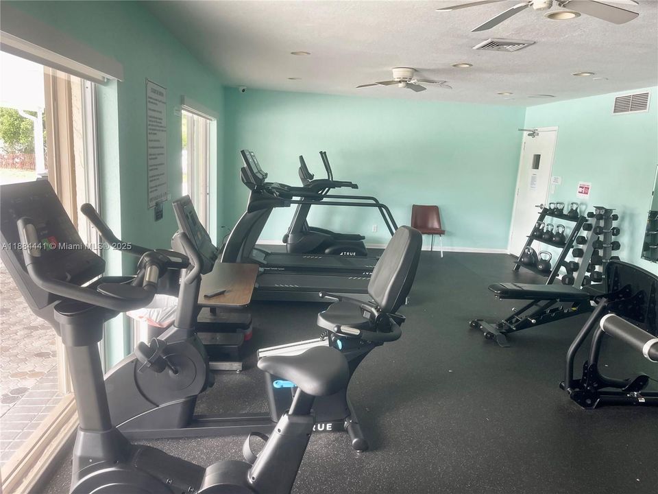 For Sale: $434,900 (2 beds, 2 baths, 1575 Square Feet)