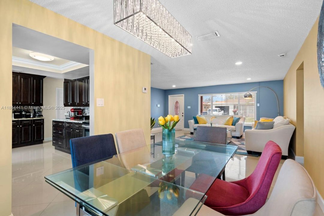 For Sale: $434,900 (2 beds, 2 baths, 1575 Square Feet)