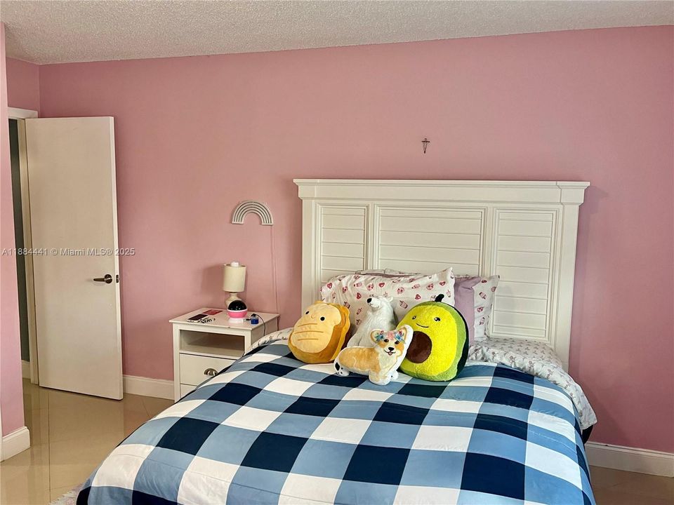 For Sale: $434,900 (2 beds, 2 baths, 1575 Square Feet)