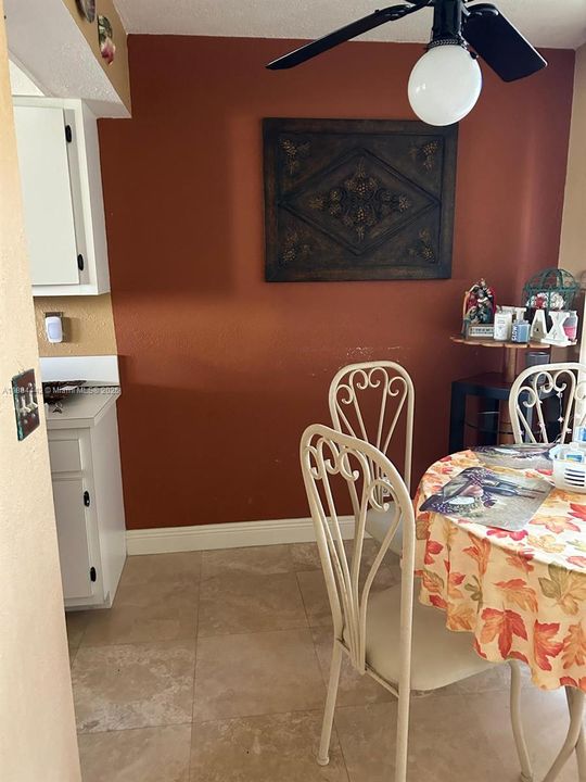 Под контрактом: $245,000 (2 спален, 2 ванн, 1230 Квадратных фут)