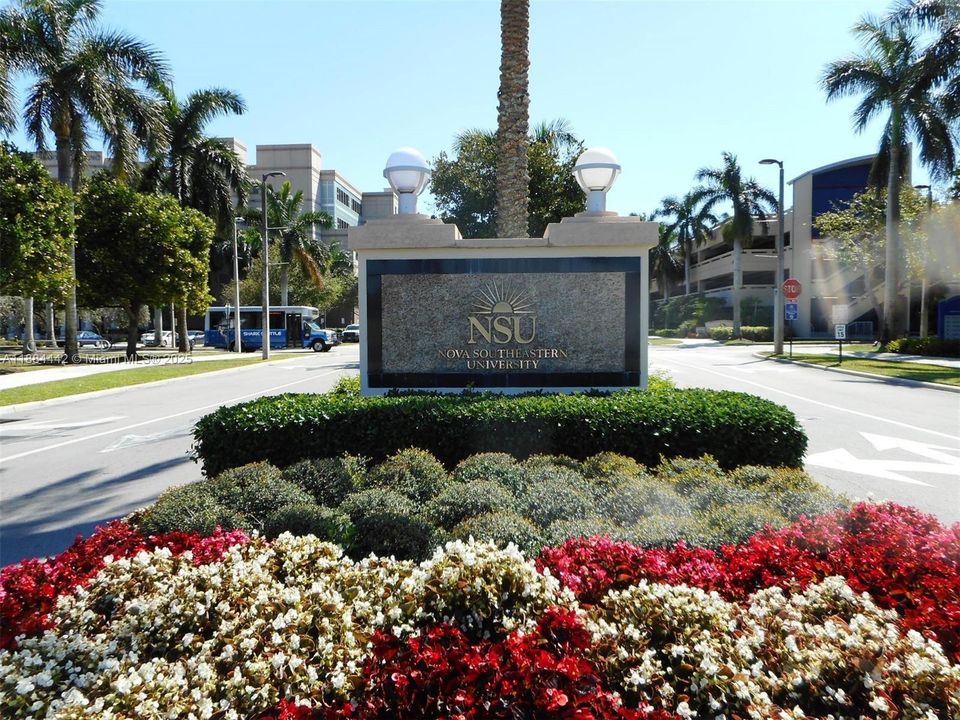 Под контрактом: $245,000 (2 спален, 2 ванн, 1230 Квадратных фут)