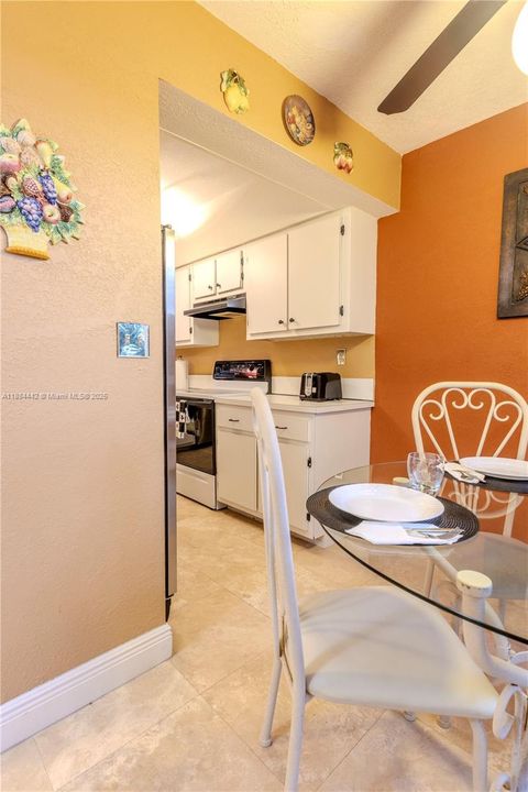 Под контрактом: $245,000 (2 спален, 2 ванн, 1230 Квадратных фут)