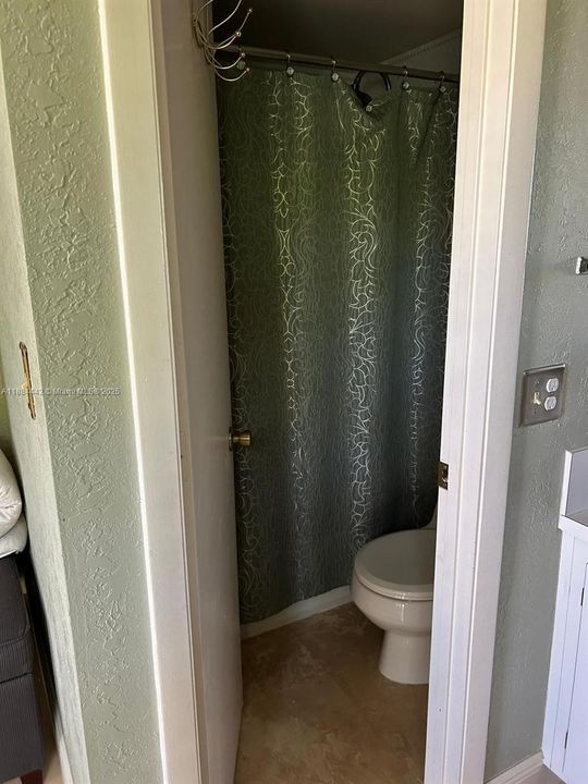 Под контрактом: $245,000 (2 спален, 2 ванн, 1230 Квадратных фут)