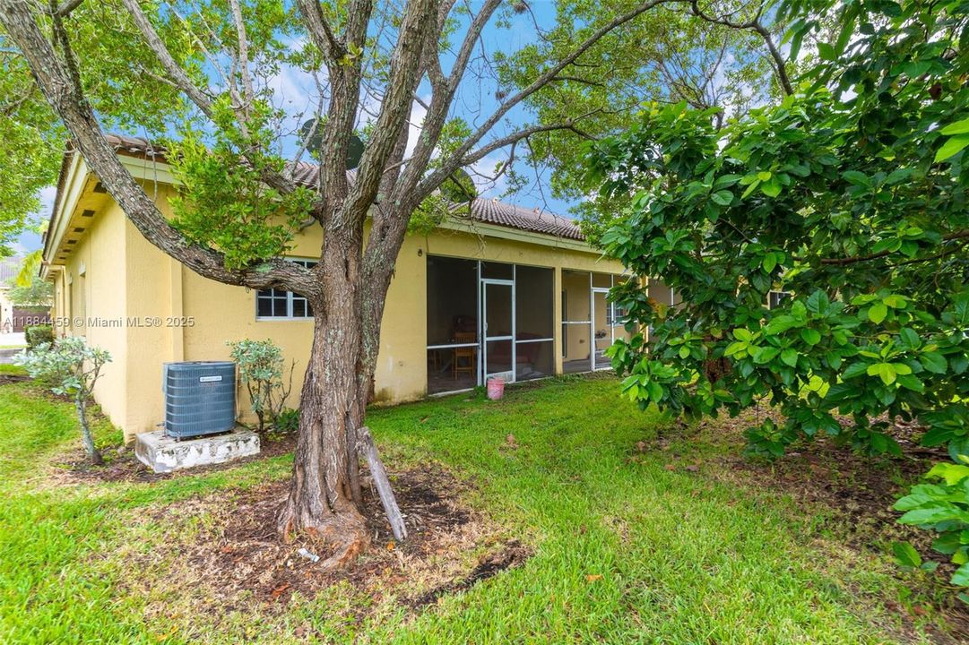 En Venta: $335,000 (3 camas, 2 baños, 1380 Pies cuadrados)