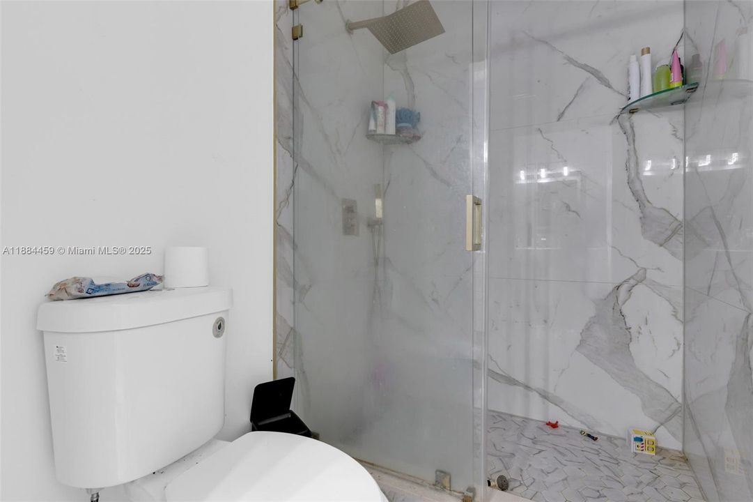 En Venta: $335,000 (3 camas, 2 baños, 1380 Pies cuadrados)