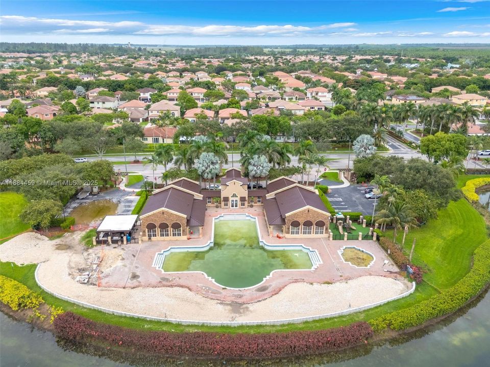 En Venta: $335,000 (3 camas, 2 baños, 1380 Pies cuadrados)