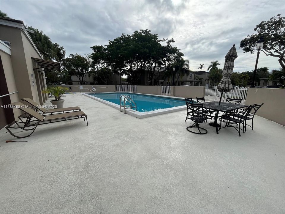 For Sale: $699,999 (2 beds, 2 baths, 1456 Square Feet)