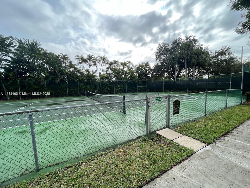 For Sale: $699,999 (2 beds, 2 baths, 1456 Square Feet)