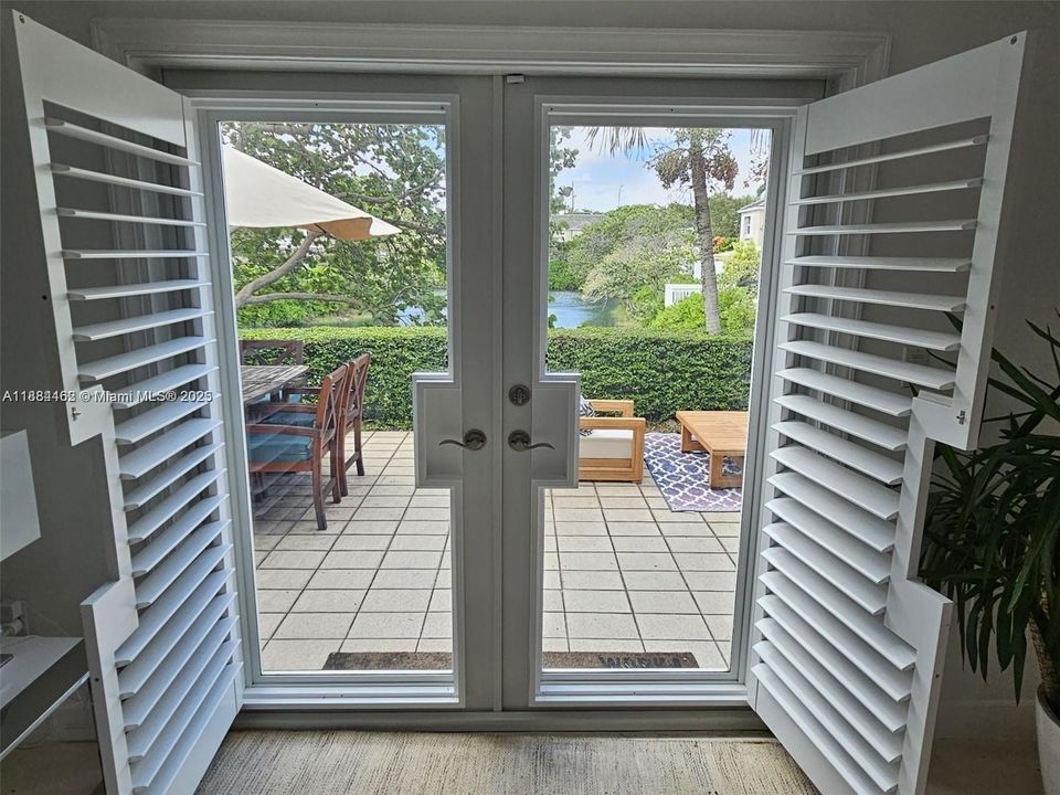 For Sale: $699,999 (2 beds, 2 baths, 1456 Square Feet)