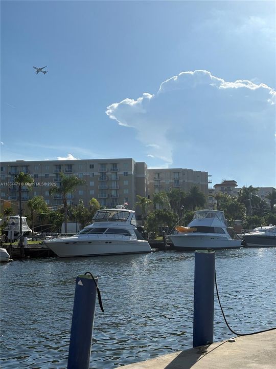 Active With Contract: $250,000 (2 beds, 2 baths, 767 Square Feet)