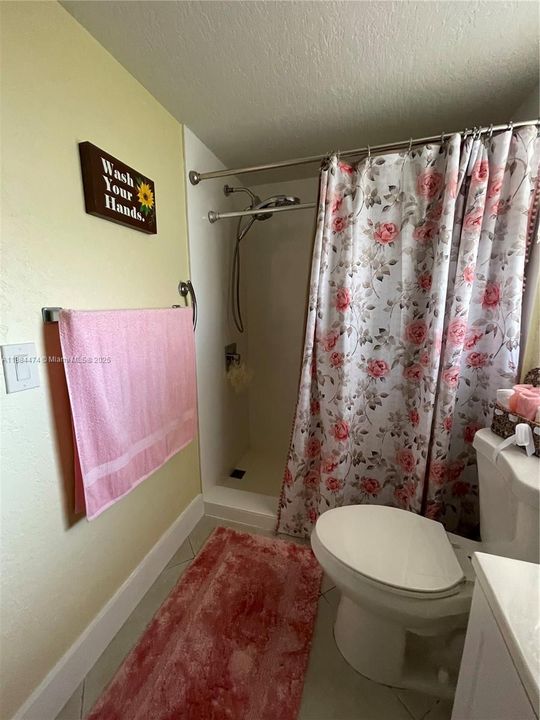 For Sale: $105,999 (1 beds, 1 baths, 620 Square Feet)