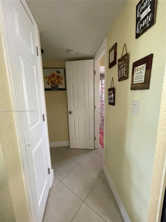 For Sale: $105,999 (1 beds, 1 baths, 620 Square Feet)