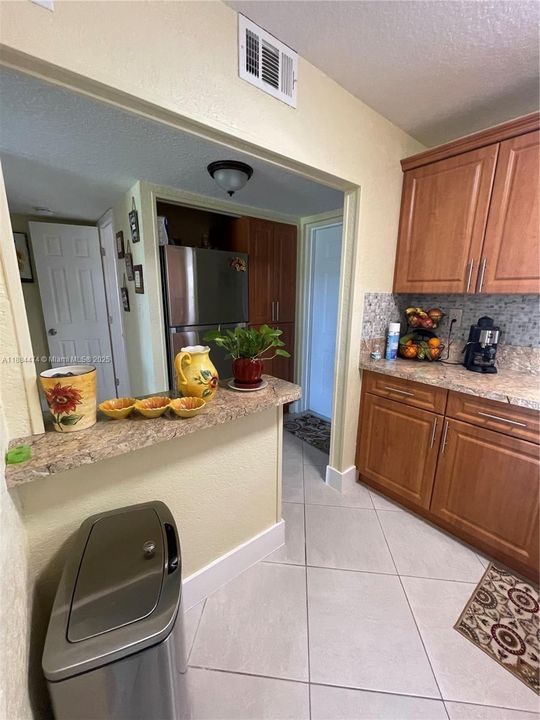For Sale: $105,999 (1 beds, 1 baths, 620 Square Feet)