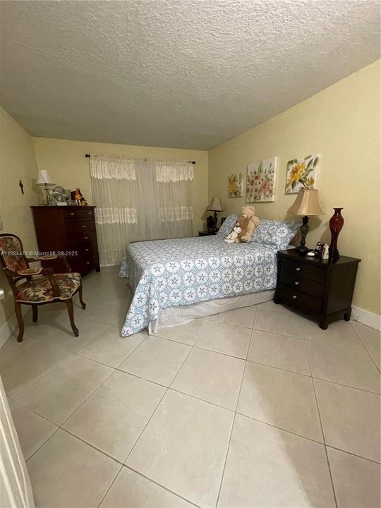 For Sale: $105,999 (1 beds, 1 baths, 620 Square Feet)