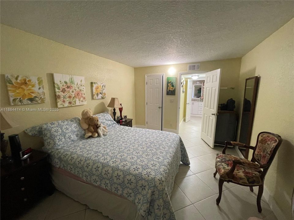 For Sale: $105,999 (1 beds, 1 baths, 620 Square Feet)