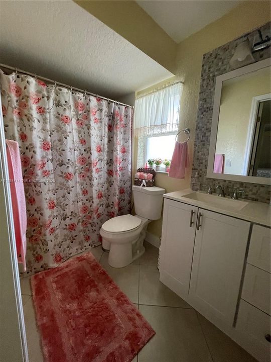 For Sale: $105,999 (1 beds, 1 baths, 620 Square Feet)