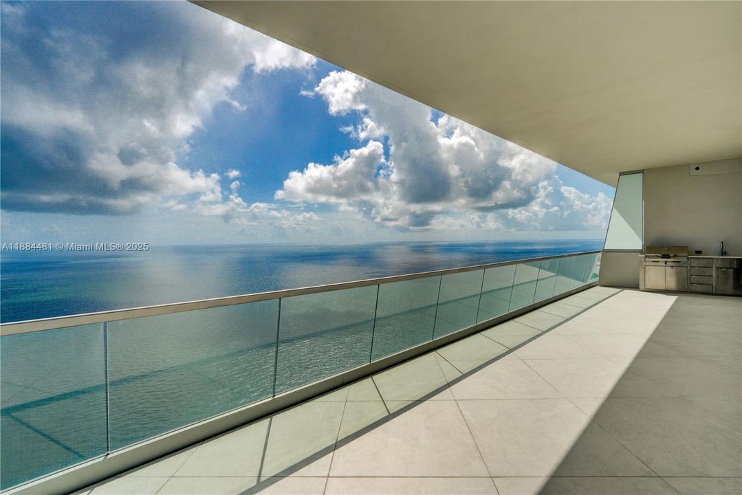 出租: $38,500 (4 贝兹, 5 浴室, 3625 平方英尺)