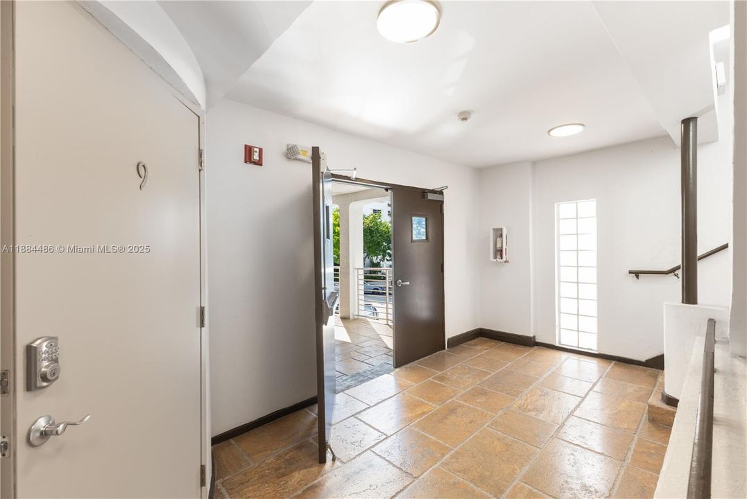 待售: $224,900 (0 贝兹, 1 浴室, 423 平方英尺)