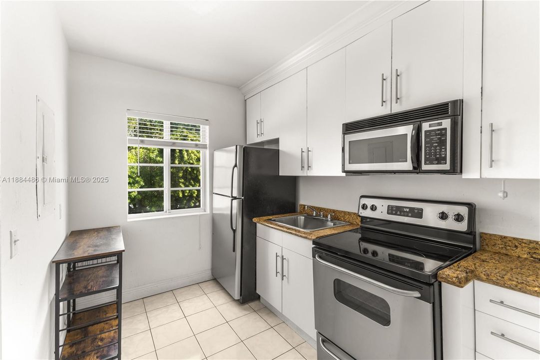 待售: $224,900 (0 贝兹, 1 浴室, 423 平方英尺)