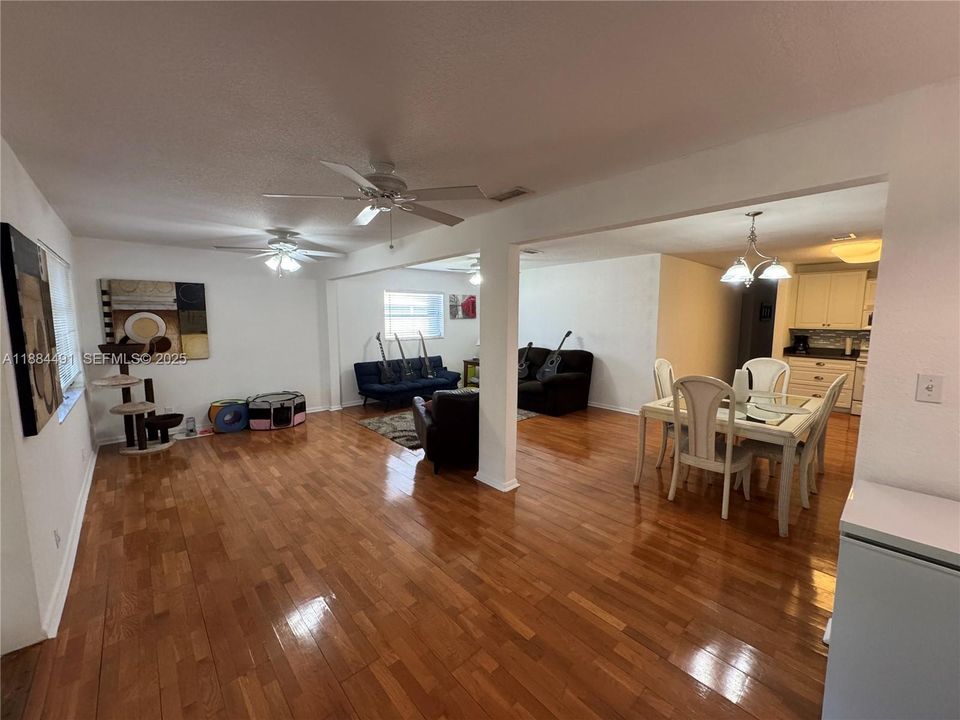 На продажу: $413,000 (3 спален, 2 ванн, 1445 Квадратных фут)