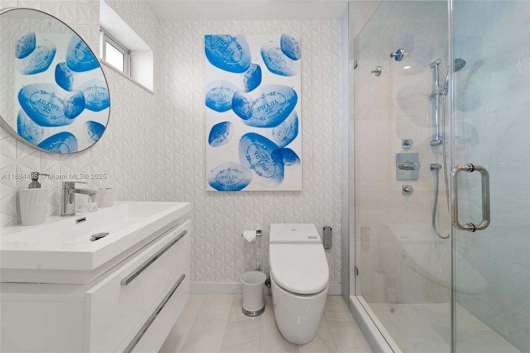 For Sale: $3,200,000 (2 beds, 2 baths, 1570 Square Feet)