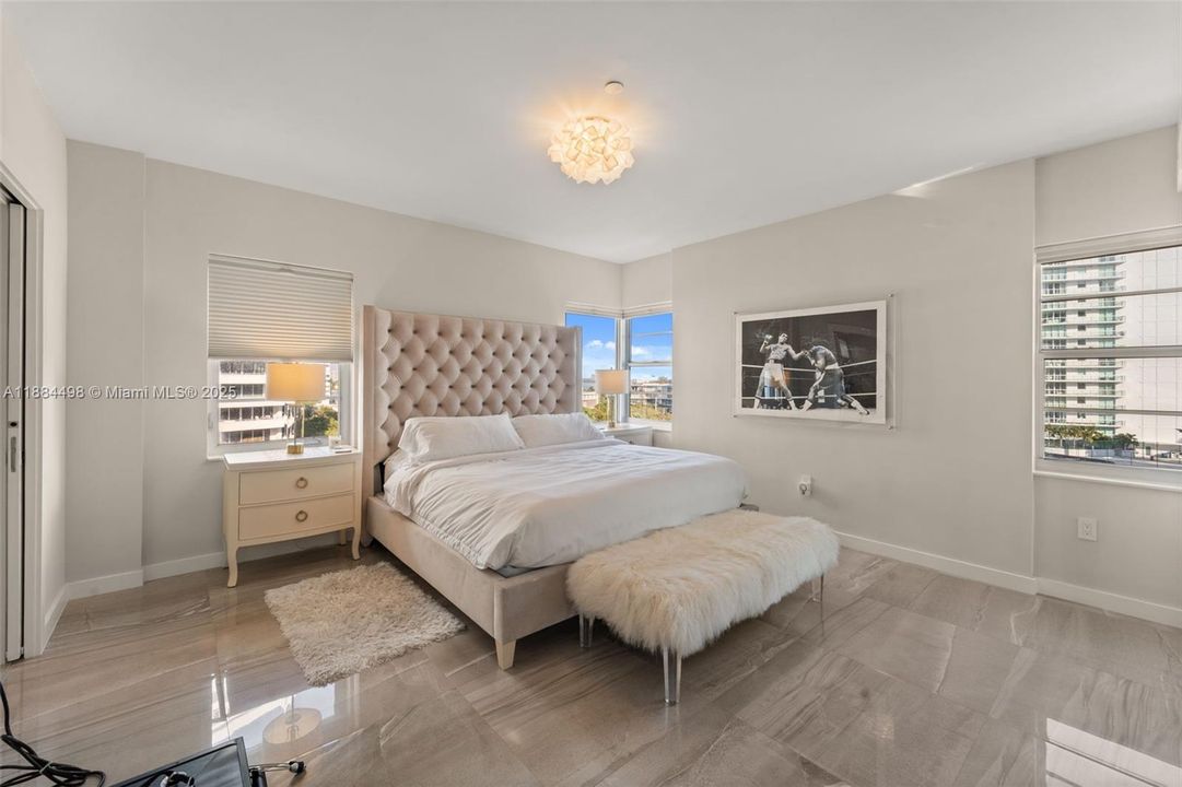 For Sale: $3,200,000 (2 beds, 2 baths, 1570 Square Feet)