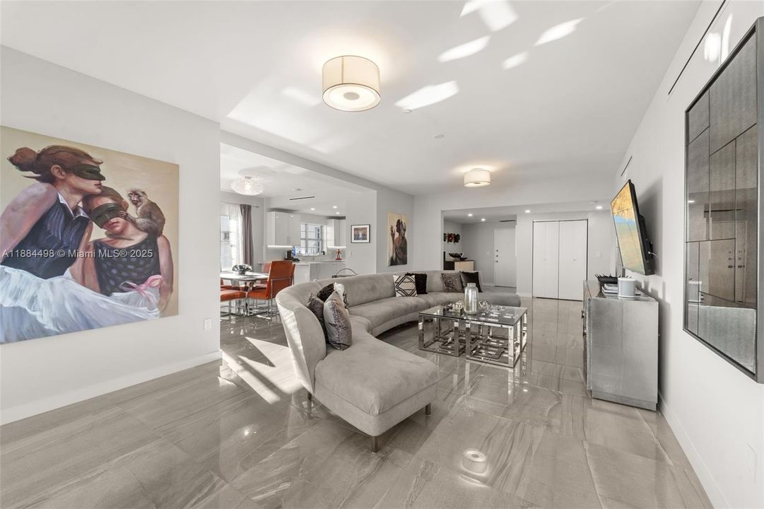 For Sale: $3,200,000 (2 beds, 2 baths, 1570 Square Feet)