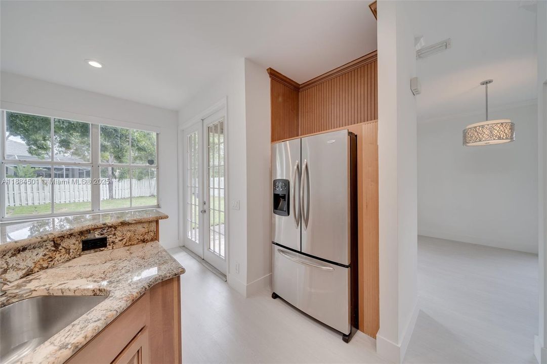 Activo con contrato: $4,500 (4 camas, 2 baños, 2022 Pies cuadrados)