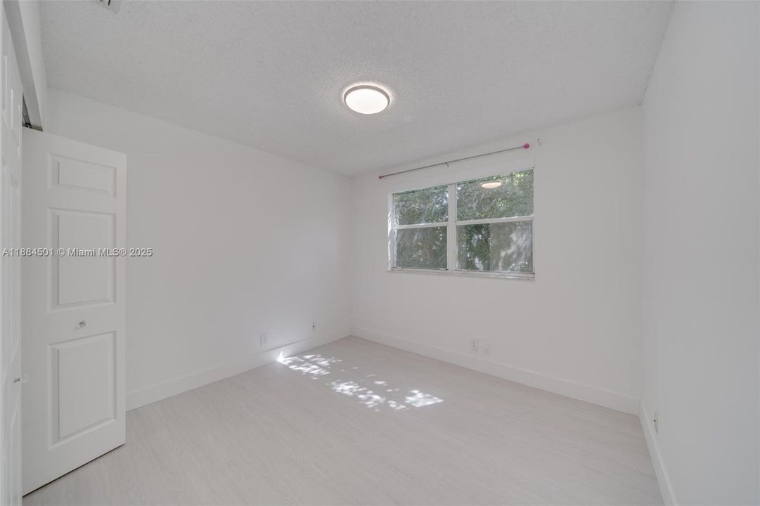 Activo con contrato: $4,500 (4 camas, 2 baños, 2022 Pies cuadrados)