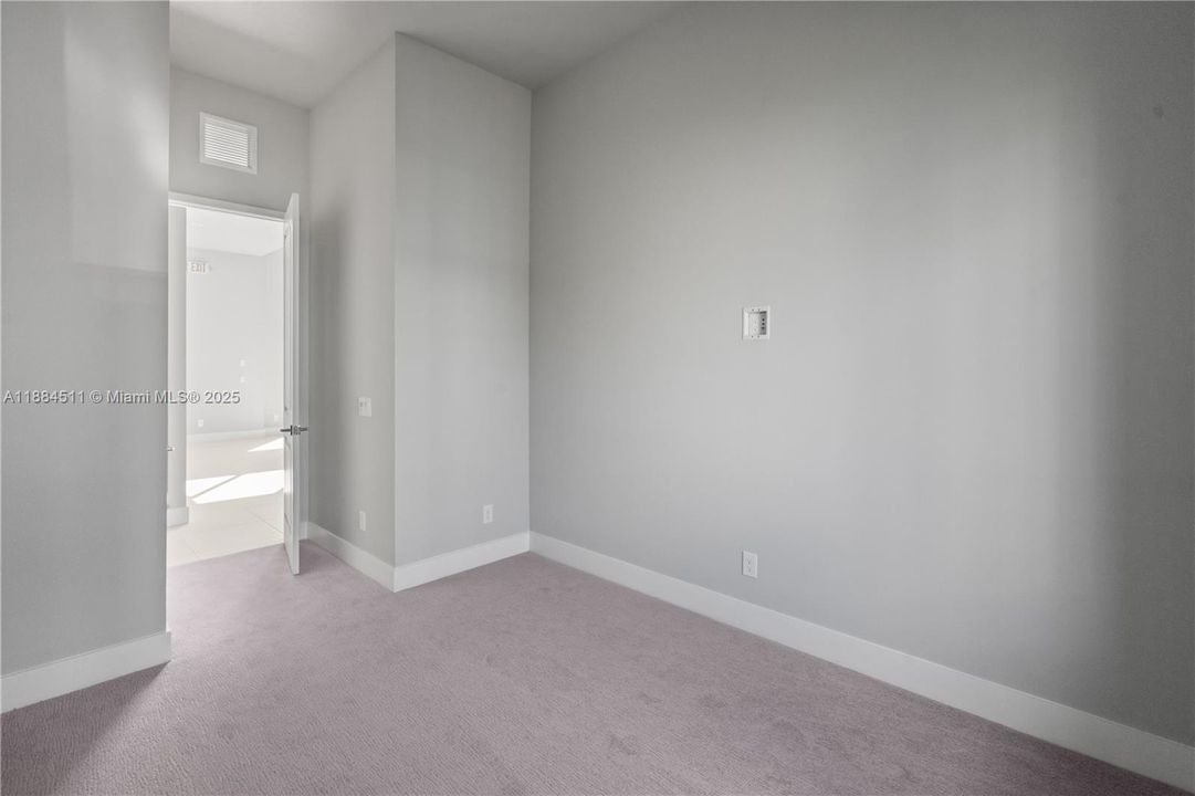 На продажу: $350,900 (5 спален, 4 ванн, 1726 Квадратных фут)