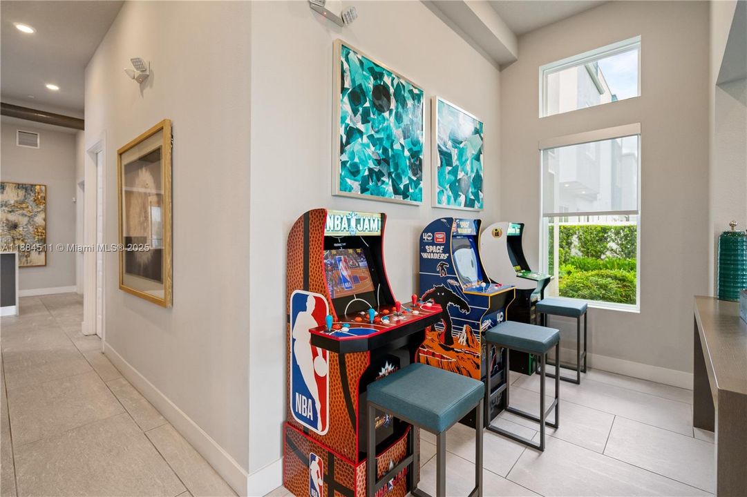 На продажу: $350,900 (5 спален, 4 ванн, 1726 Квадратных фут)