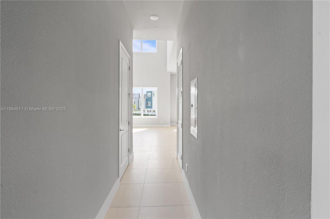 На продажу: $350,900 (5 спален, 4 ванн, 1726 Квадратных фут)